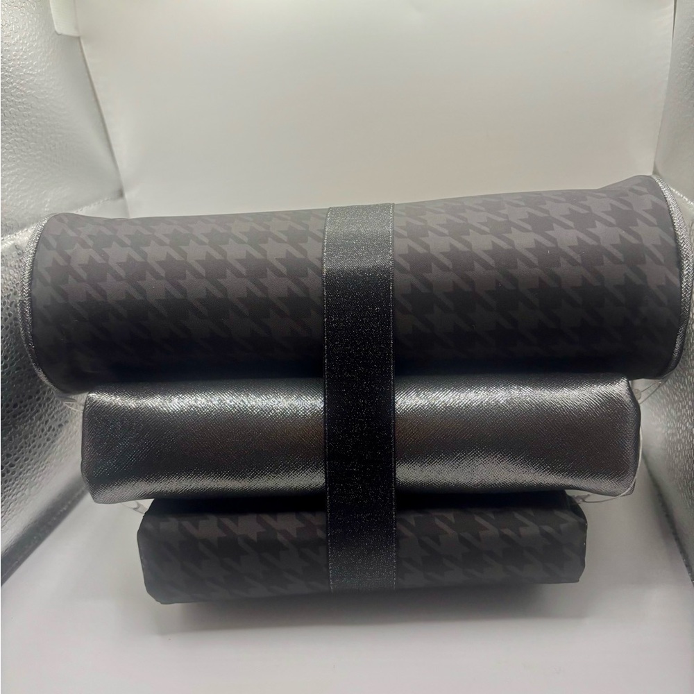 Nicole Miller Cosmetic Bag Set NWT - Picture 3 of 7